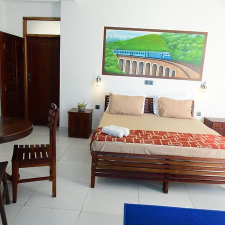 Happy Tuna Guesthouse Хиккадува Экстерьер фото