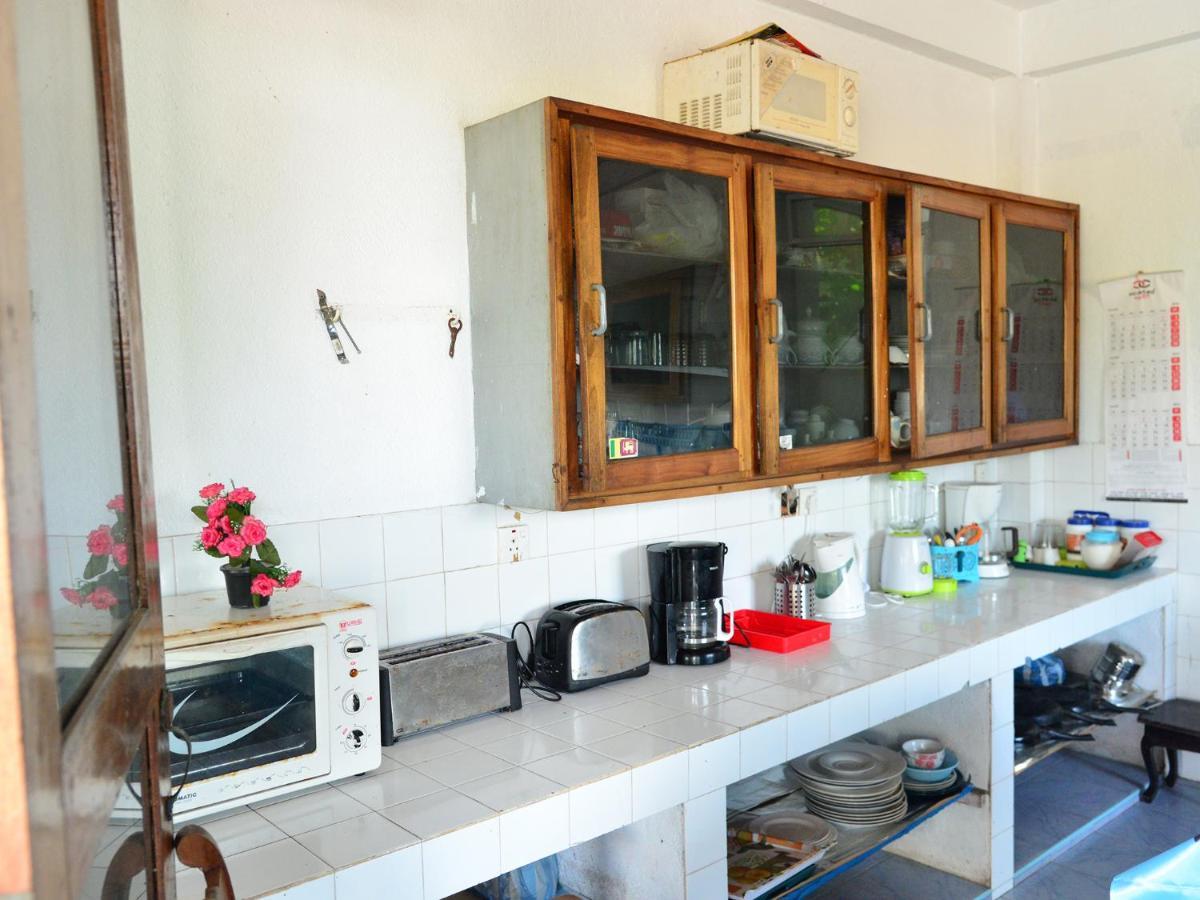 Happy Tuna Guesthouse Хиккадува Экстерьер фото