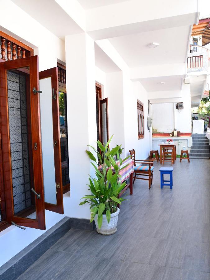 Happy Tuna Guesthouse Хиккадува Экстерьер фото