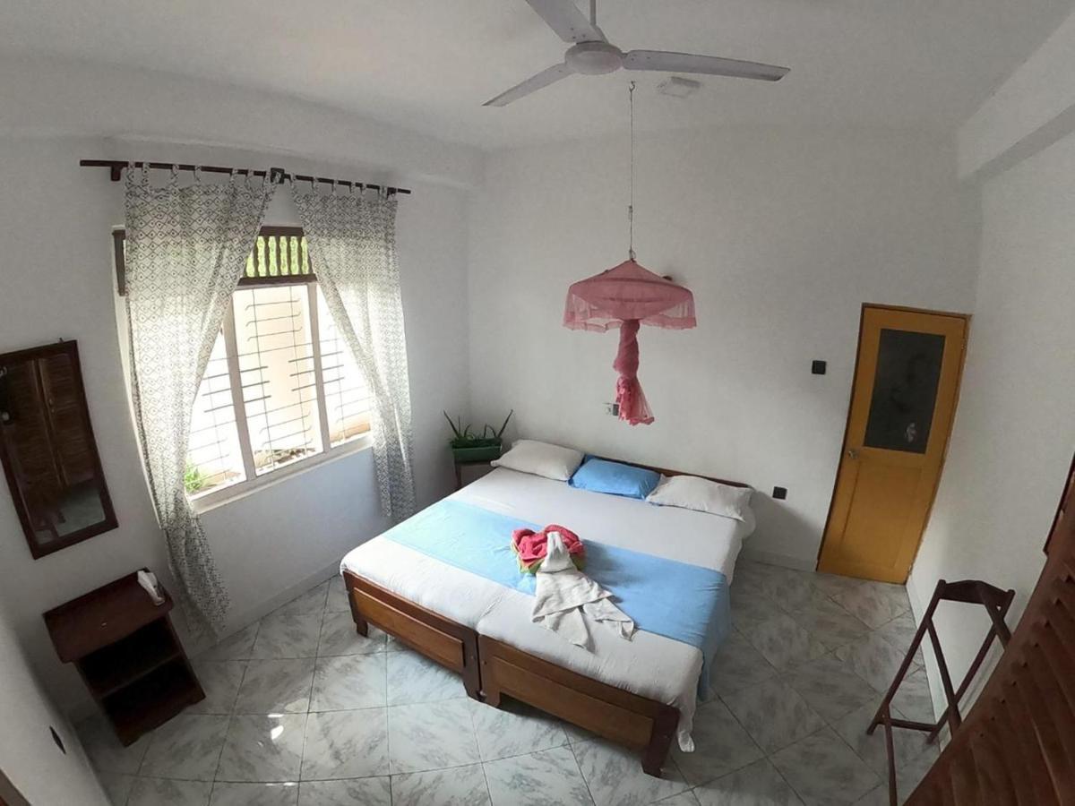 Happy Tuna Guesthouse Хиккадува Экстерьер фото