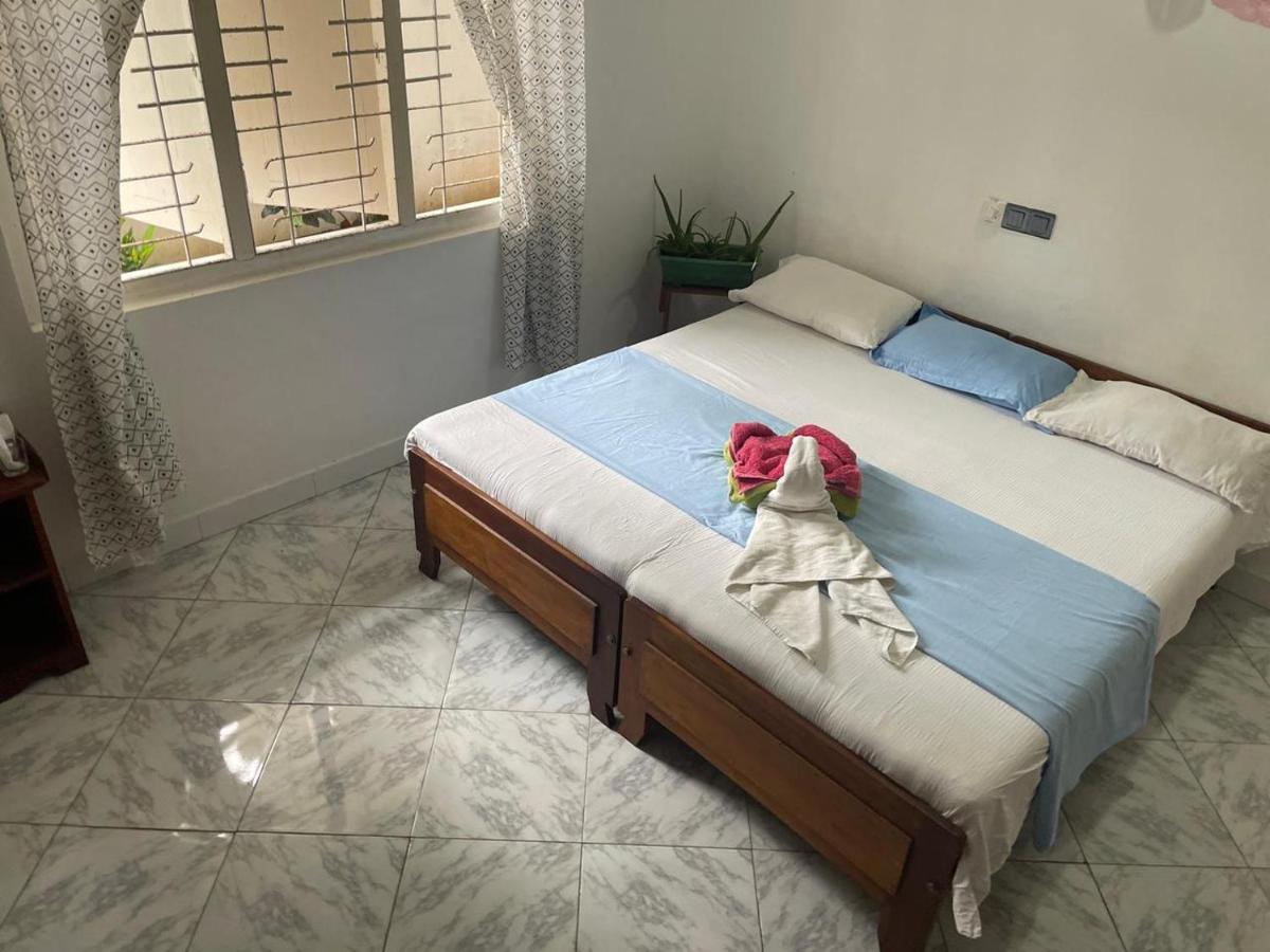 Happy Tuna Guesthouse Хиккадува Экстерьер фото