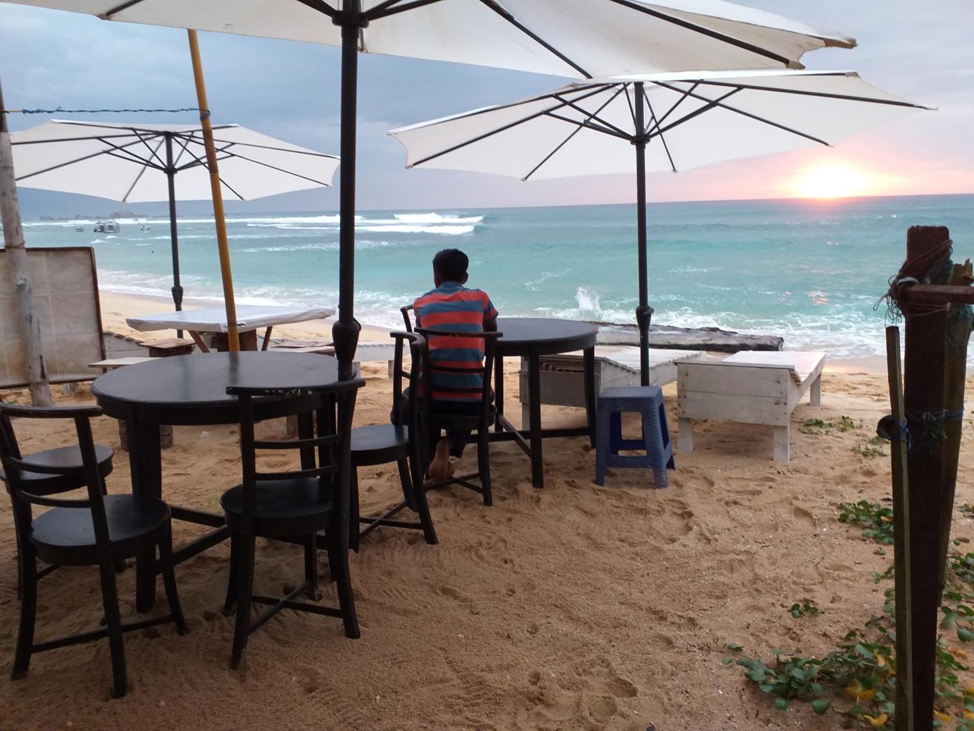 Happy Tuna Guesthouse Хиккадува Экстерьер фото