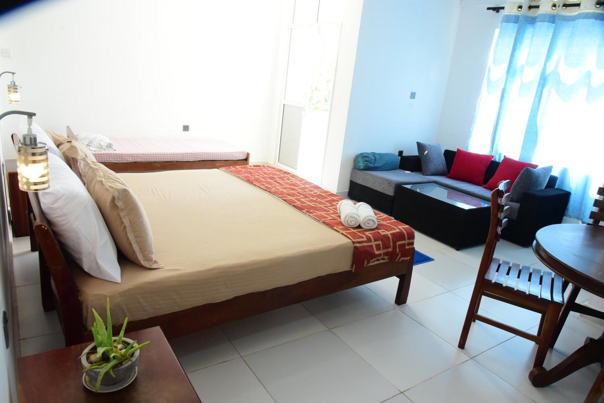 Happy Tuna Guesthouse Хиккадува Экстерьер фото