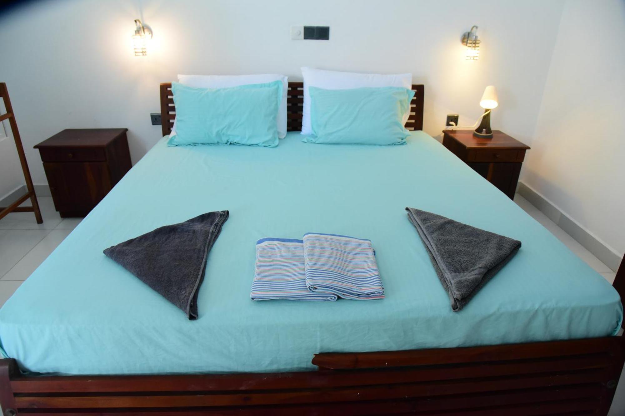 Happy Tuna Guesthouse Хиккадува Экстерьер фото
