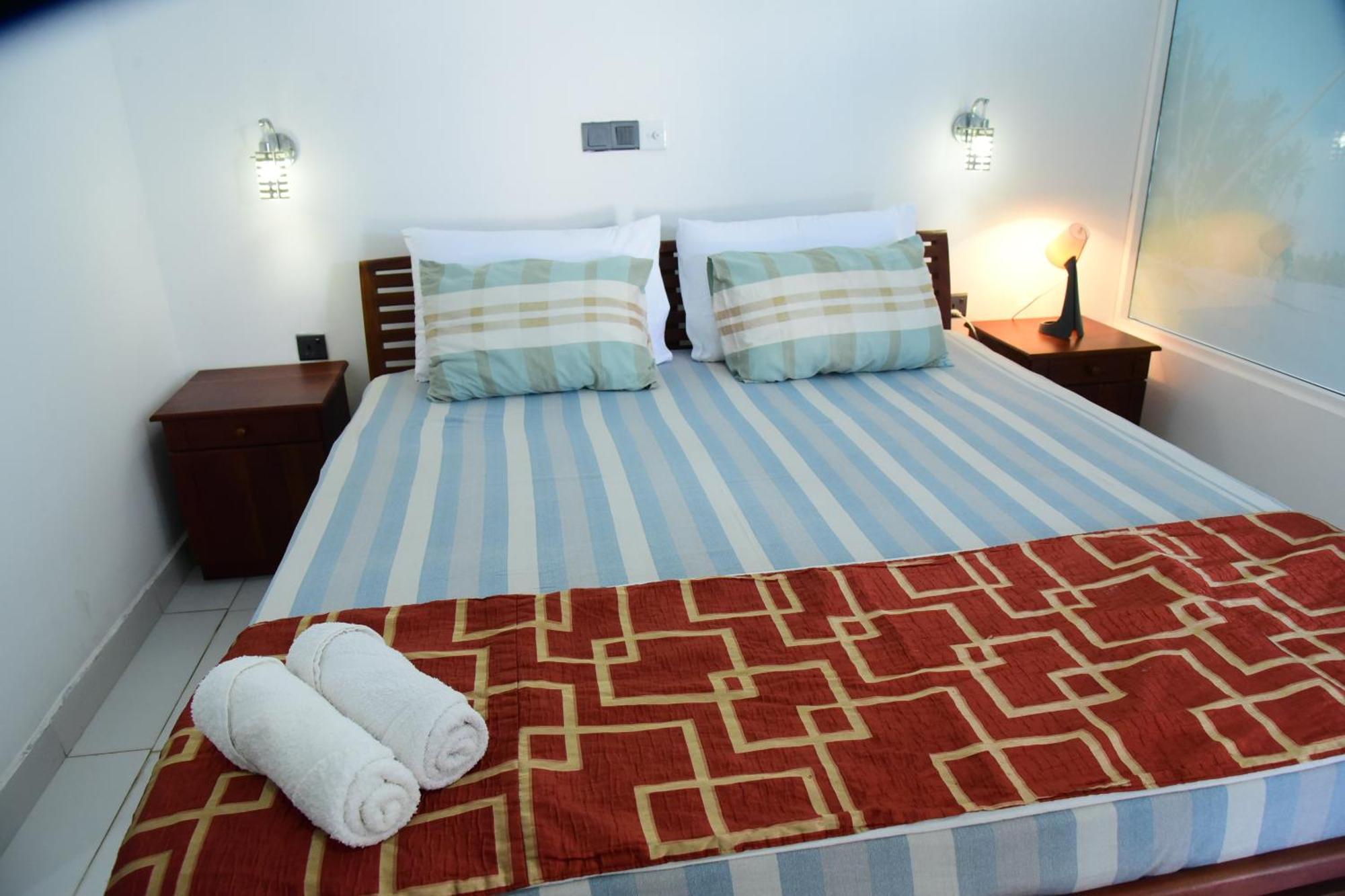 Happy Tuna Guesthouse Хиккадува Экстерьер фото