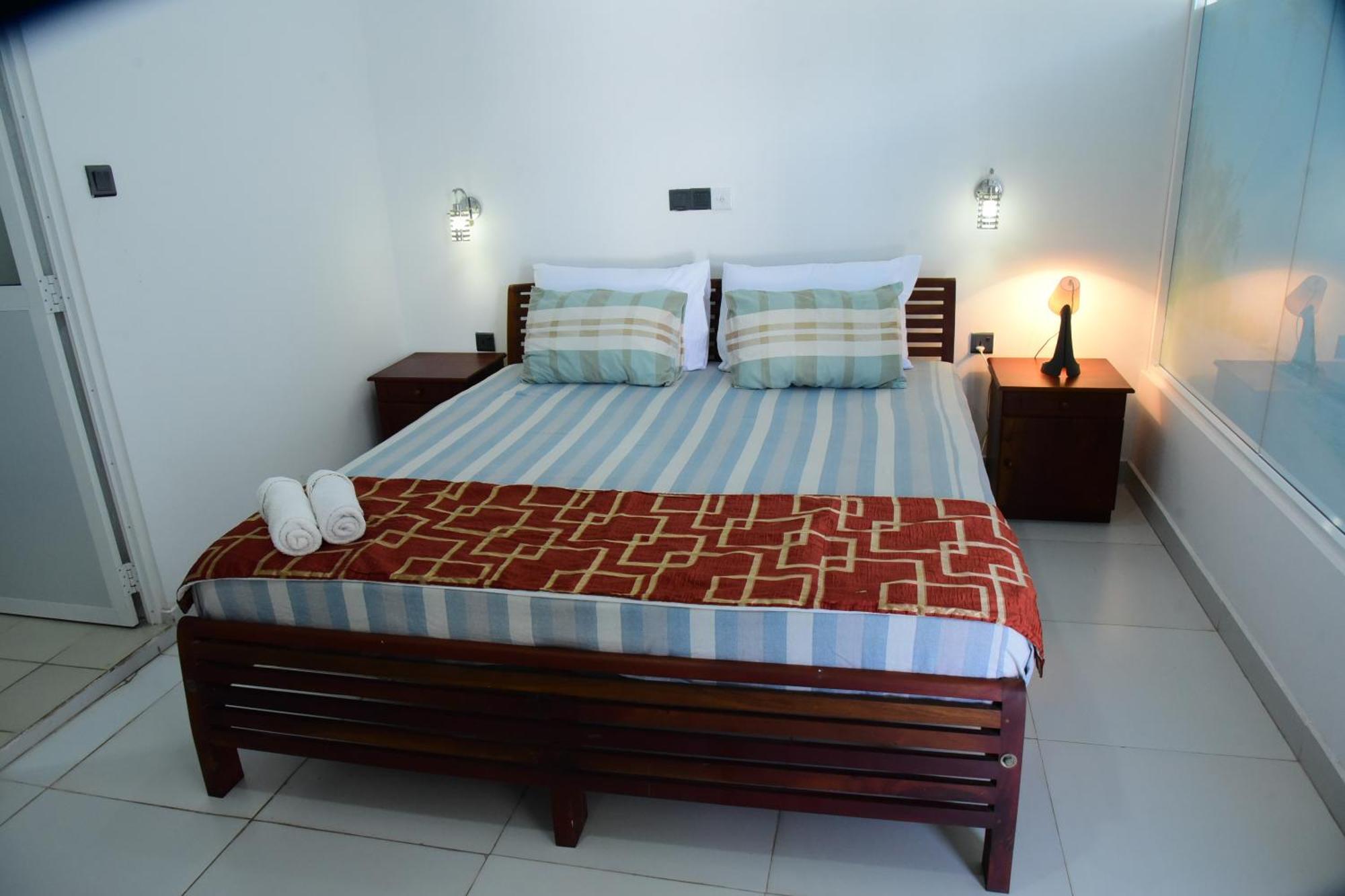 Happy Tuna Guesthouse Хиккадува Экстерьер фото