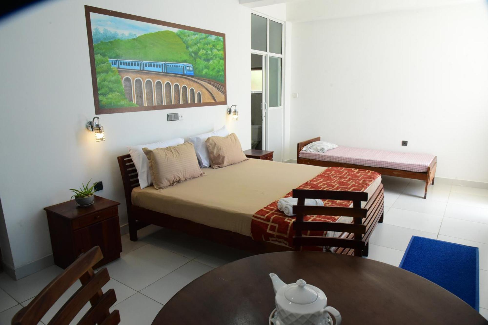 Happy Tuna Guesthouse Хиккадува Экстерьер фото