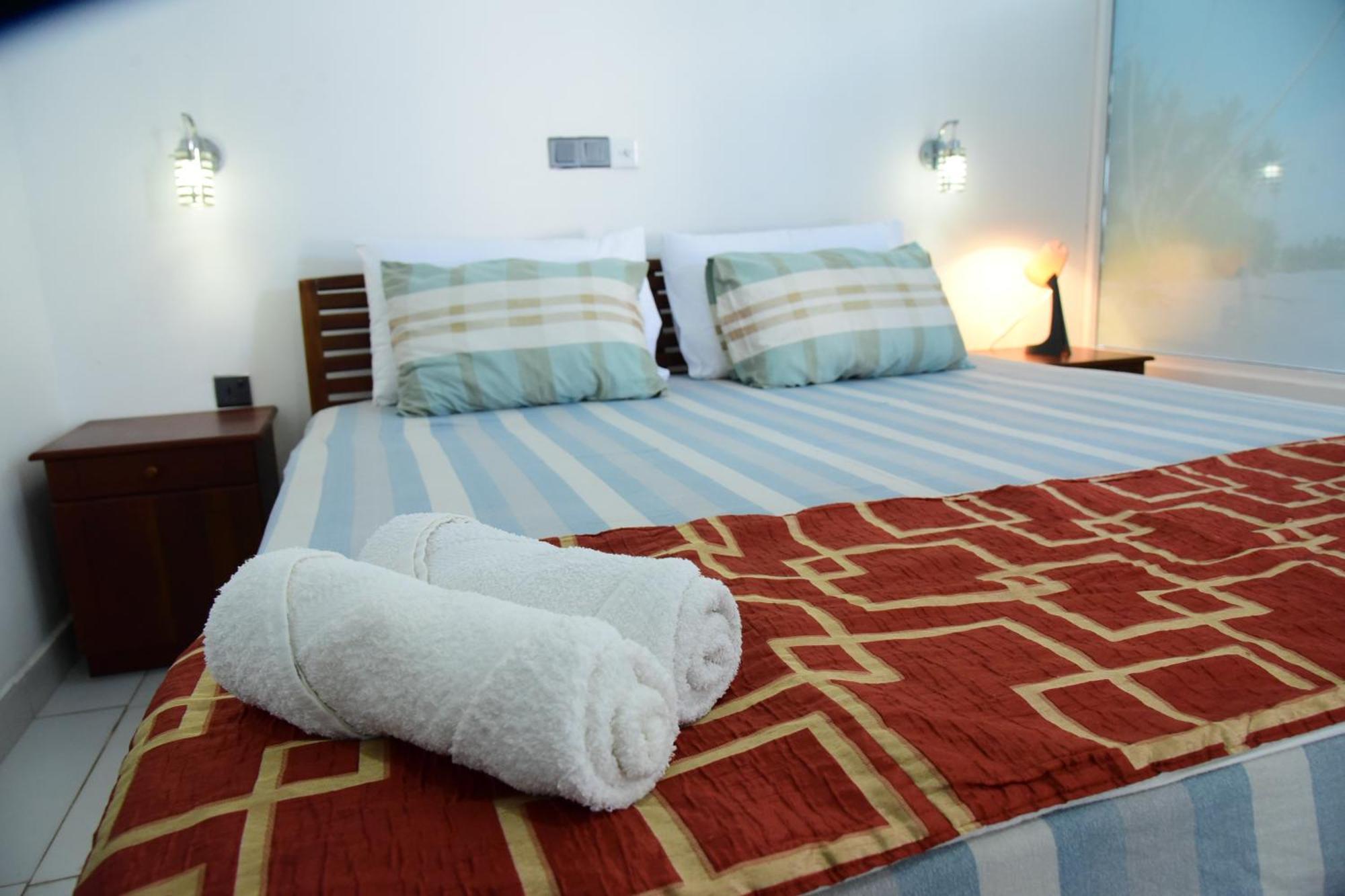 Happy Tuna Guesthouse Хиккадува Экстерьер фото