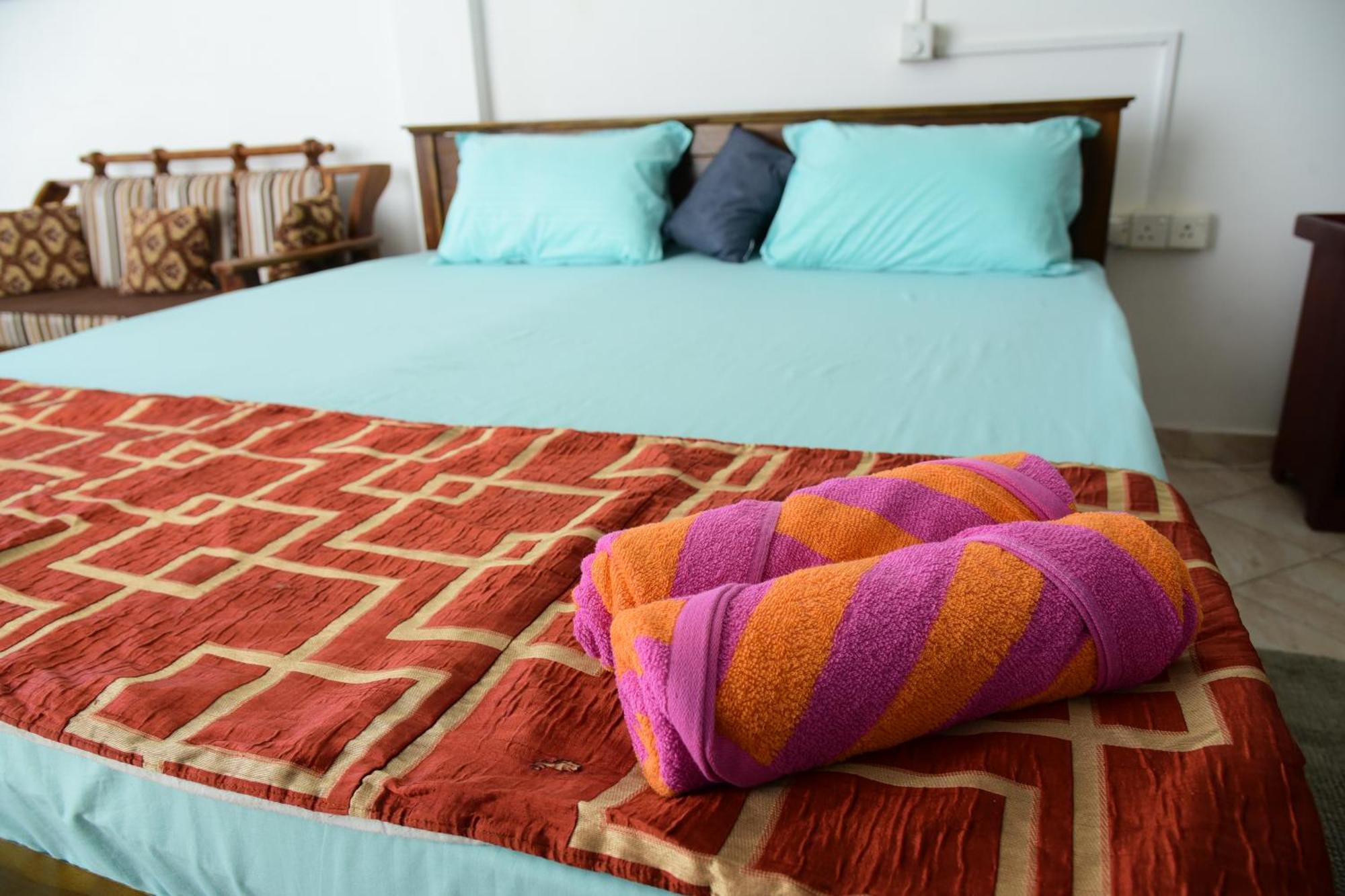 Happy Tuna Guesthouse Хиккадува Экстерьер фото
