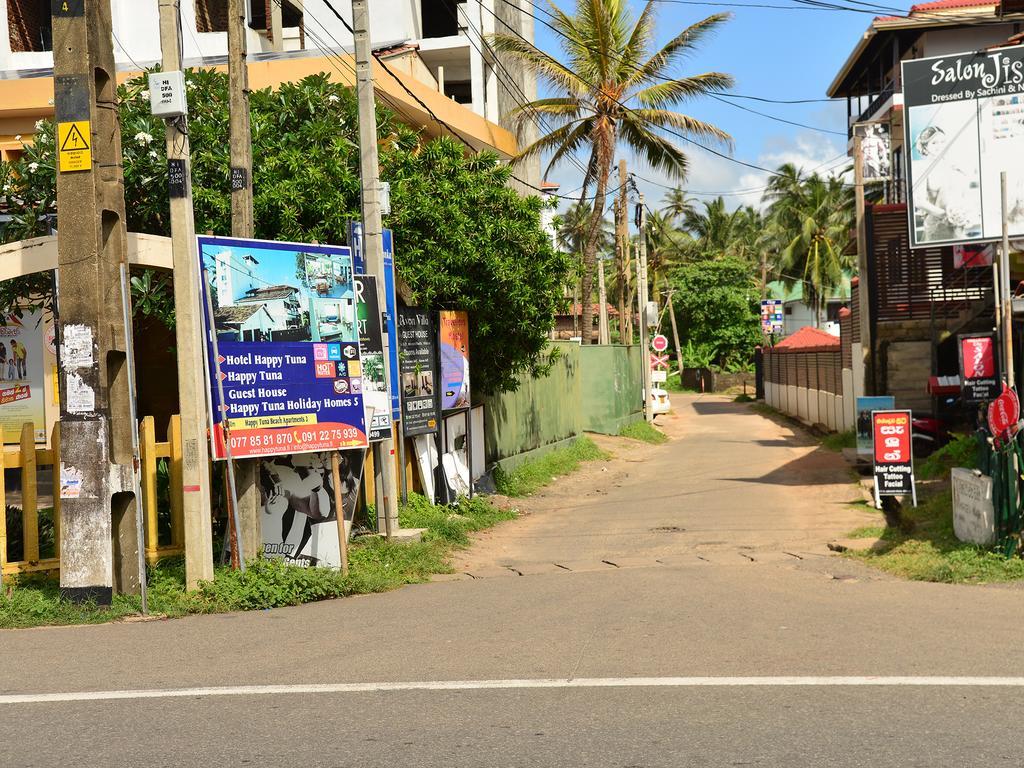 Happy Tuna Guesthouse Хиккадува Экстерьер фото