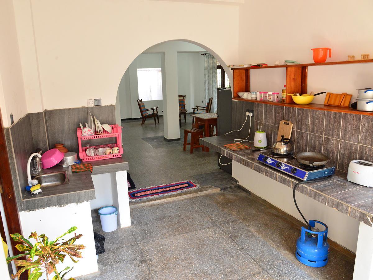 Happy Tuna Guesthouse Хиккадува Экстерьер фото